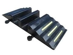 
          Rubber Moulded Cable Ramp