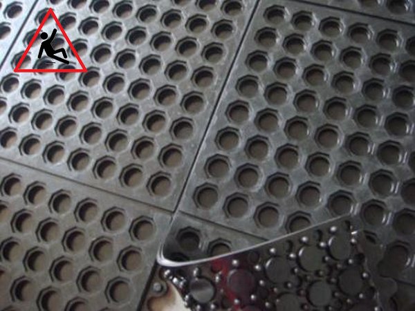 Rubber Link Mats with Drainage Holes for Pool And Wet Areas - Rubber Co