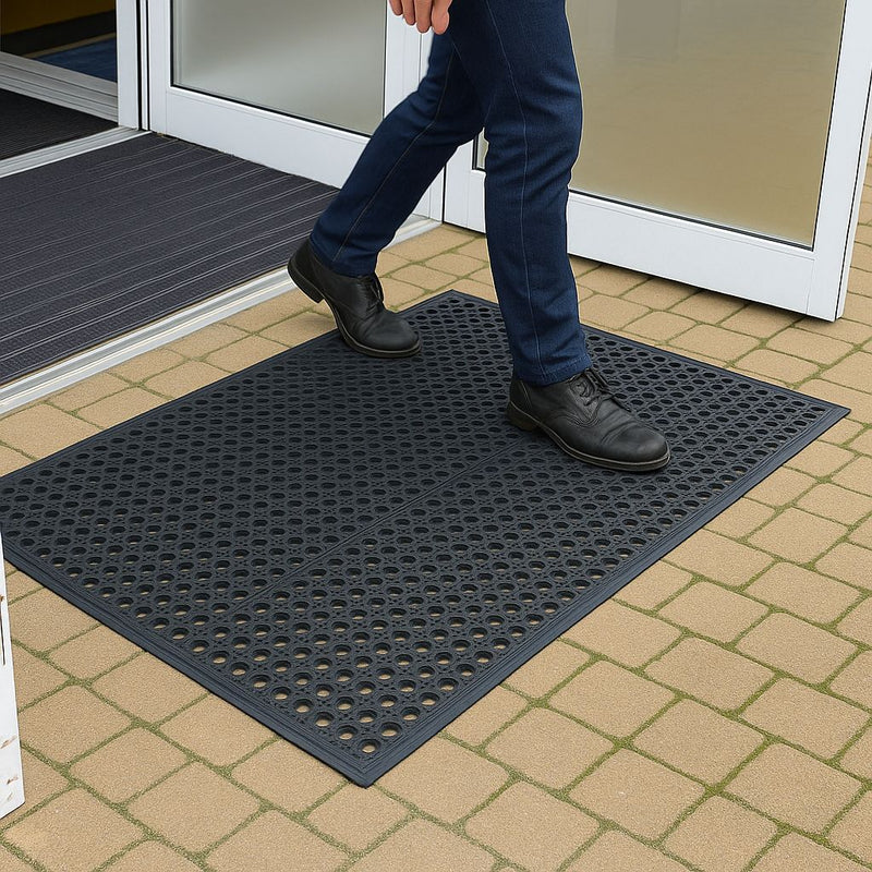 High-Quality Rubber Industrial Mats with Drainage Holes Anti-Fatigue, Slip-Resistant, Nitrile Rubber, Oil & Grease Resistant, Bevelled Safety Edge